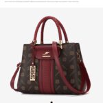 Spacious Women’s Tote Shoulder Bag - wine Red